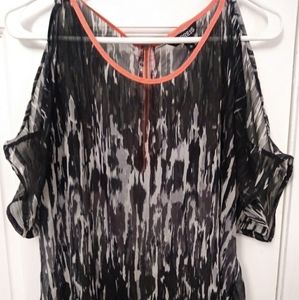 EXPRESS CUT OUT SHOULDER SHIRT